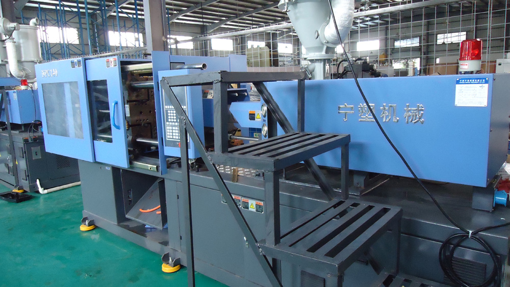 Phân xưởng Ép Khuôn Bánh Xe